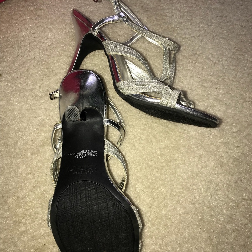 S 7.5 heels - Picture 3 of 3